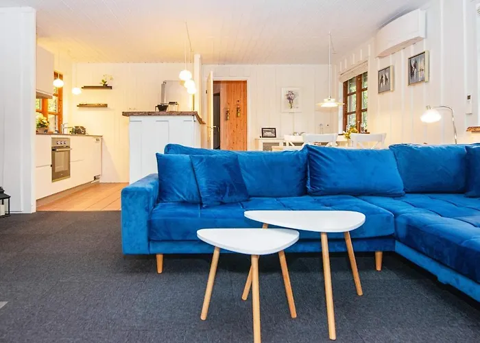 4 Person In Toftlund-by Traum
